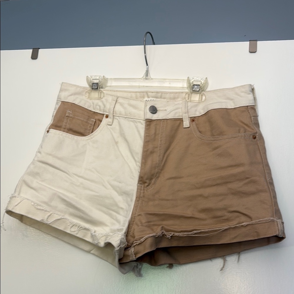 PacSun Cream and Tan Jean Shorts Color-Block Design